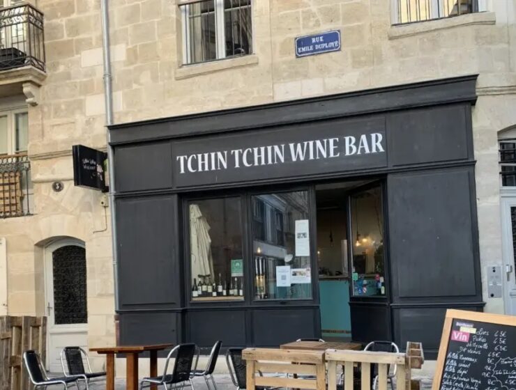 Tchin Tchin Wine Bar Bordeaux greek woman