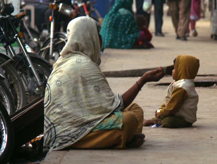 Pakistani begging beggar