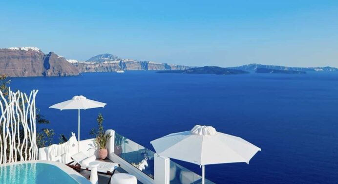 Canaves Oia Luxury Resorts Earns Hotelier of the Year Award