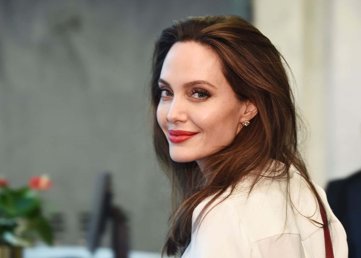 Angelina Jolie note