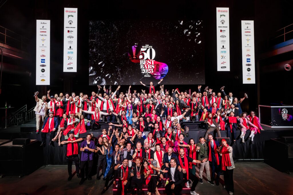 Barcelonas Sips is crowned No.1 in The Worlds 50 Best Bars 2023 sponsored by Perrier at a live awards ceremony in Singapore Group shot 20MB 1