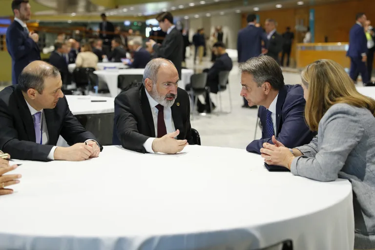 Prime Minister Nikol Pashinyan had a meeting with Prime Minister of Greece Kyriakos Mitsotakis in Granada.