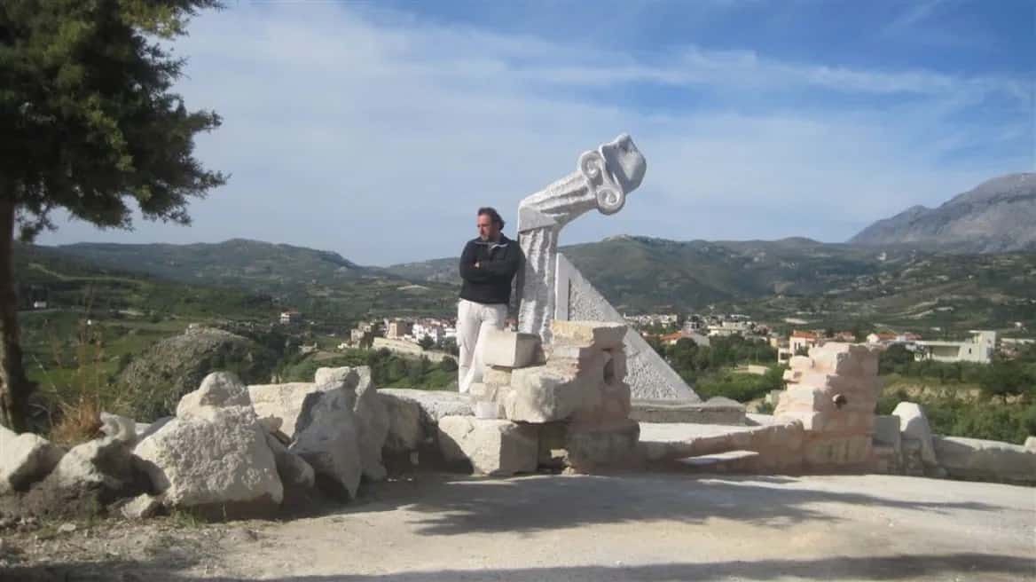 Manolis Harkoutsis sculptor