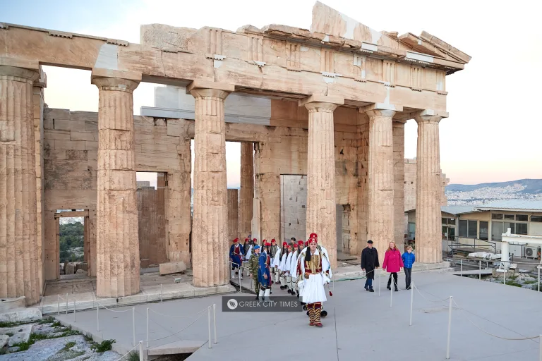 Greek ministry of culture announces price hike in entry to Acropolis