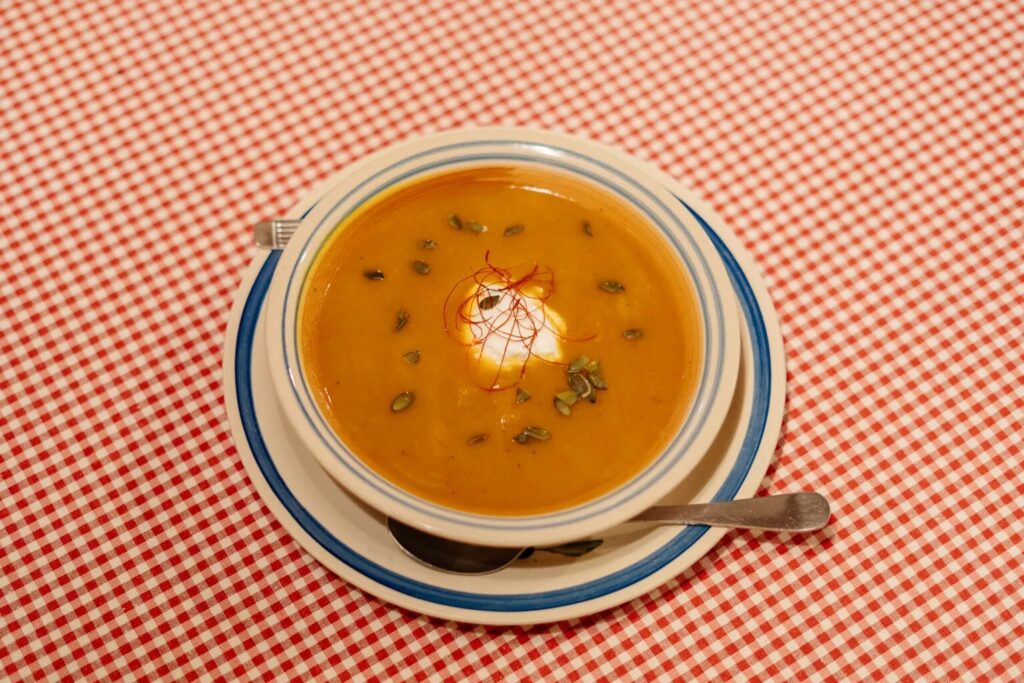 Velvet pumpkin soup with Kozani saffron