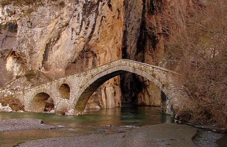 Portitsa Grevena stone bridge at Pindos