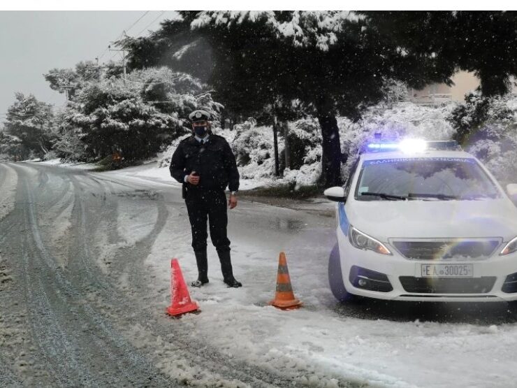 Much drama in 🇬🇷 with Emergency Weather Deterioration Bulletins, Civil Protection meetings, mandatory snow chain requirements, school and road closures as Storm #Avgi descends on us.