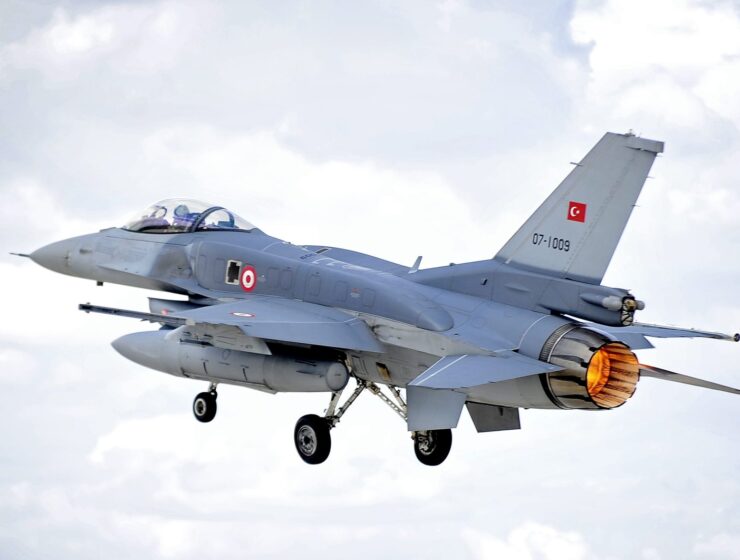 Turkish f-16 jet