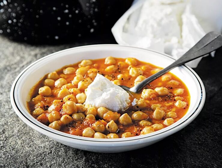 chickpeas with honey and xinomizithra