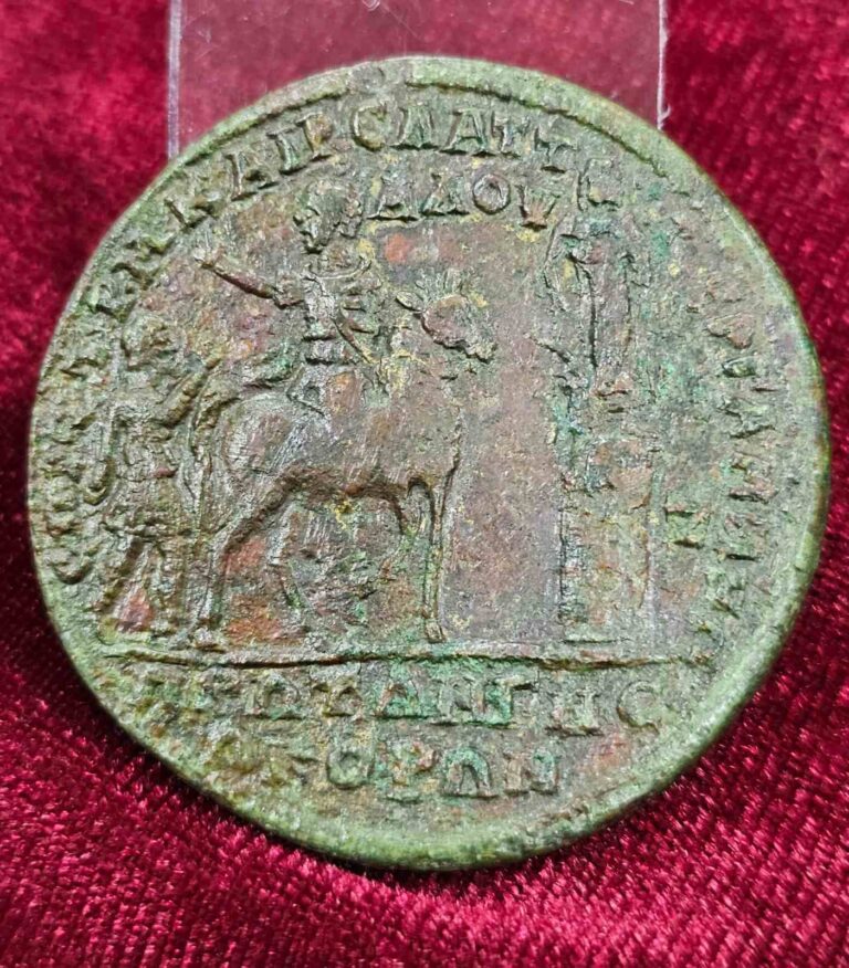 Rare Medallion Unearthed: Ancient Greek Inscriptions on Emperor Caracalla Medallion Unveiled in Nova Varbovka Excavation
