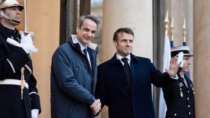 PM Mitsotakis in Paris for conference on better supporting Ukraine