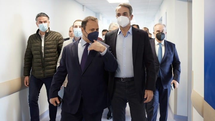 Greek government gives 400 million upgrade to 80 hospital units and 156 health centres