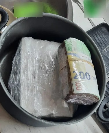 Crete Drug Raid Uncovers Cocaine, Cannabis and Cash Stashed in Household Items