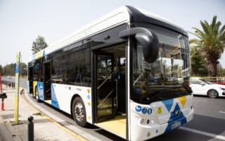 Electric buses begin trial runs on streets of Athens