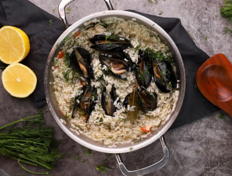 Midopilafo - Greek mussel rice with lemon and tomatoes