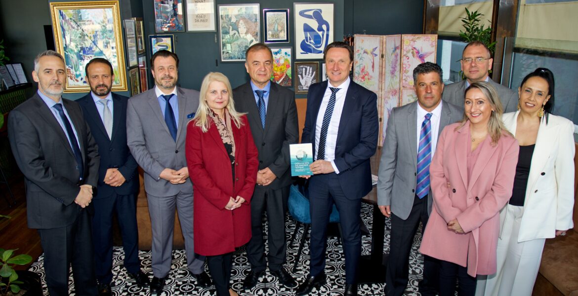 Representation of the Hellenic Armed Forces visits the Greek Centre in Melbourne