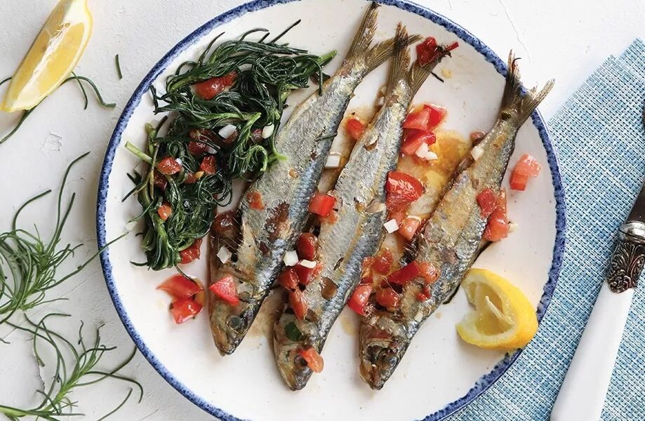 Sardines with tomatoes in the oven