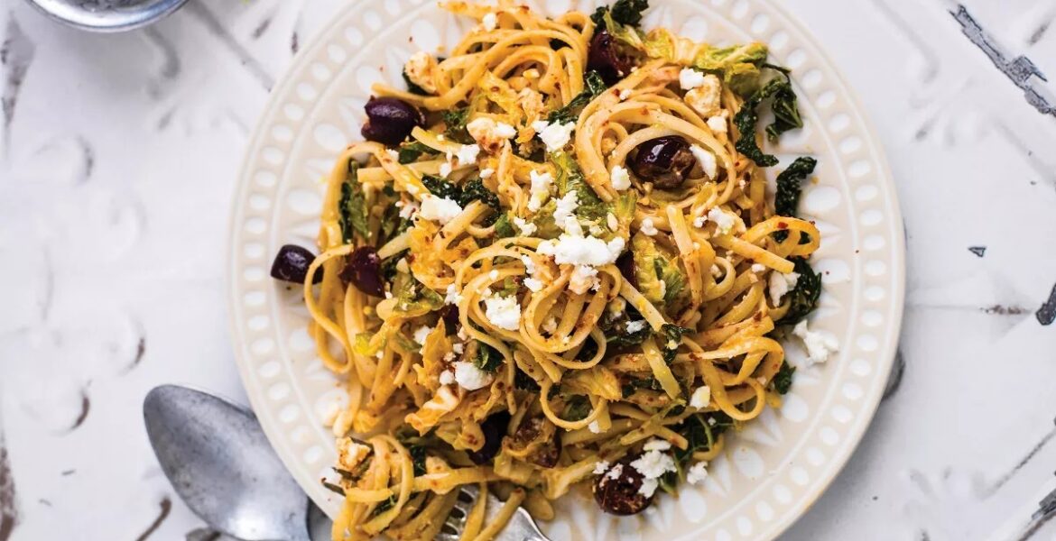 Linguini with smoked paprika, anthotyros cheese and kale