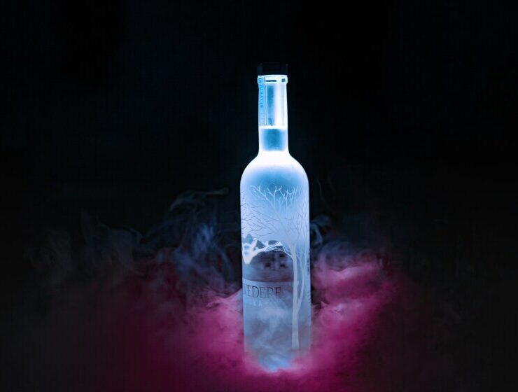 In a key trademark ruling, the Greek Administrative Court of Appeal sided with international vodka brand Belvedere, overturning a prior decision and rejecting the registration of the 'Belvedere Mykonos Club' trademark. The court found that alcoholic beverages and nightclub services are complementary, supporting the likelihood of consumer confusion.
