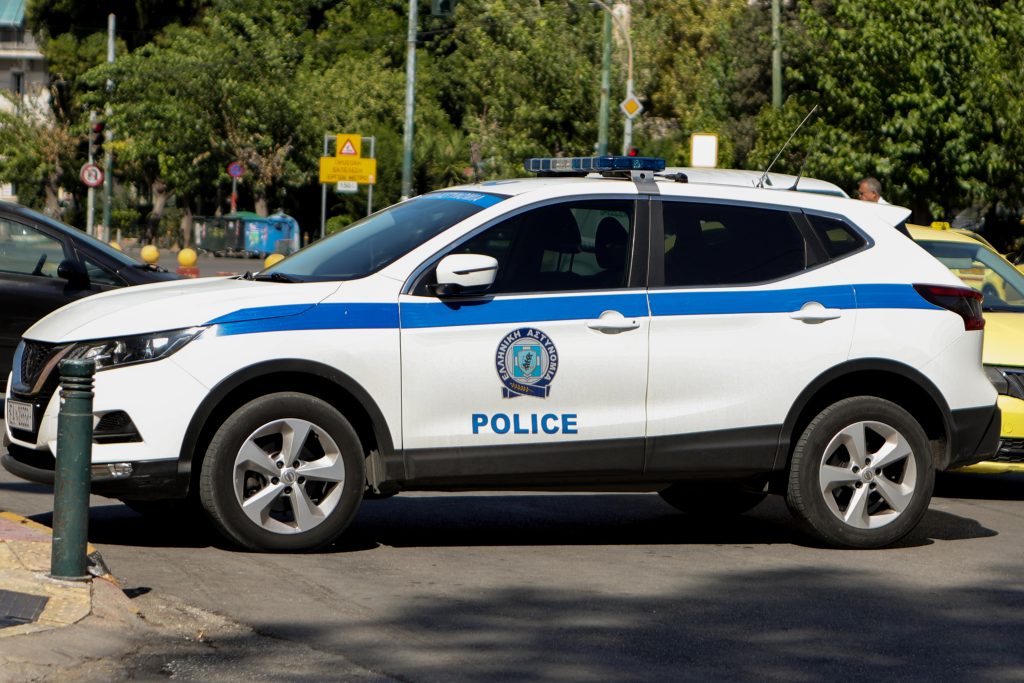 Vigilante “Paedophile Punishers” in Thessaloniki Caught on Video