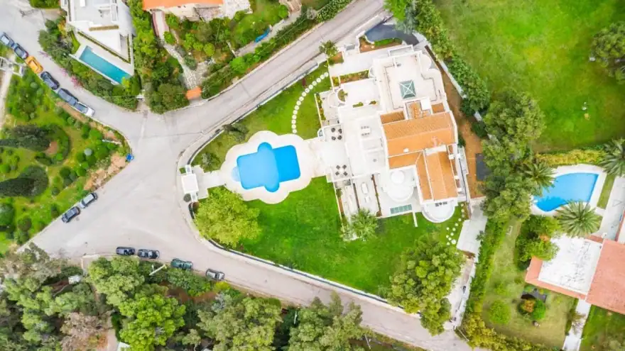 Stefanos Kasselakis: The Ancestral “Jewel” of Ekali Now Renting for Up to €20,000 a Month