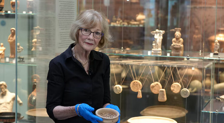 Emeritus Professor Elizabeth Minchin says the museum highlights everyday objects used by ancient Greek and Roman people. (ABC News: David Sciasci)