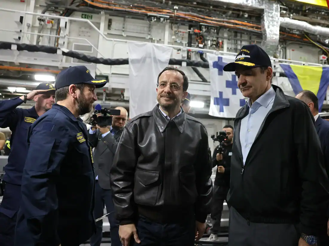 Mitsotakis and Christodoulides Visit Greek Frigate Kimon as Military Presence Grows Around Cyprus